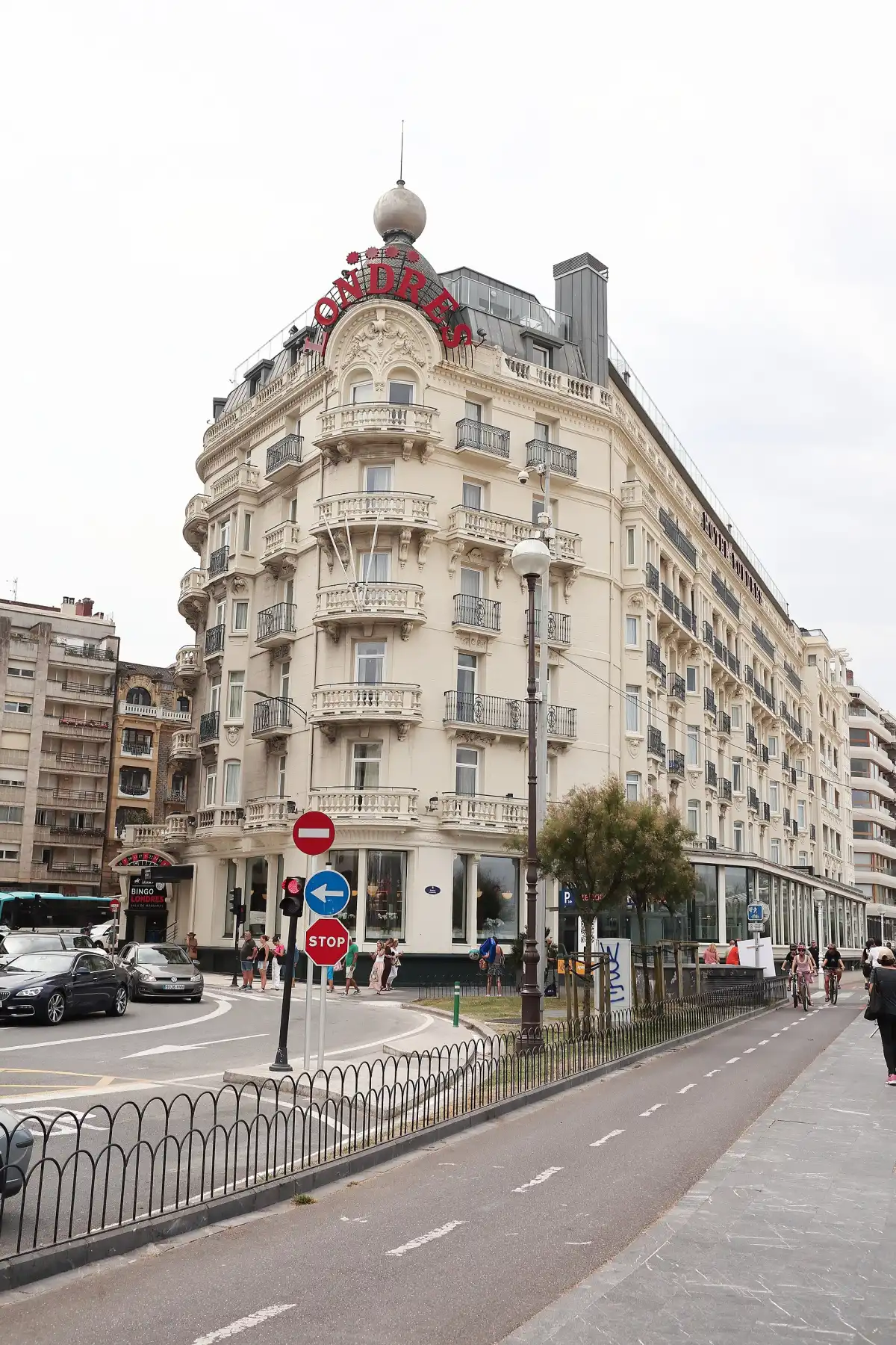 El Hotel de Londres y de Inglaterra, en el paseo de la Concha de San Sebastián, sede de la primera parte de la reunión del 17 de agosto de 1930