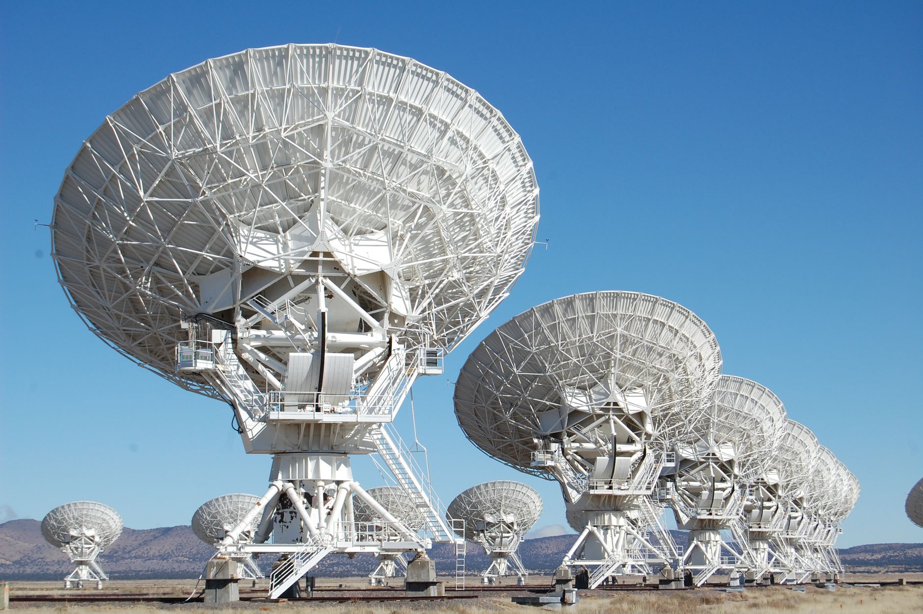 radio telescope array night sky starfield detection science research observation facility equipment
